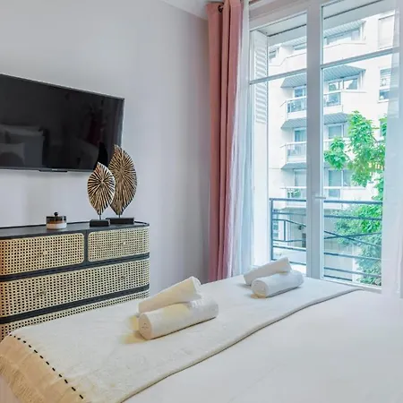 Apartmán Amazing 2p - Eiffel Tower 7 *